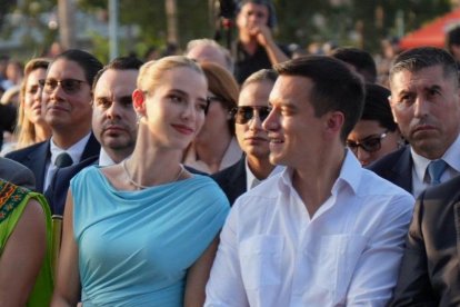 Lavinia Valbonesi y Daniel Noboa en la sesión solemne por las Fiestas de Guayaquil.