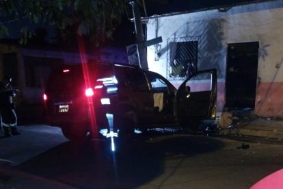 El vehículo en el que se movilizaba la víctima.