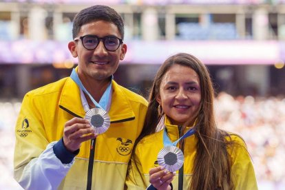 Daniel Pintado y Glenda Morejón ganan medalla de plata en la maratón de marcha por relevos mixtos
