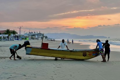 Durante una de sus faenas de pesca, Aparicio Bone fue asesinado.