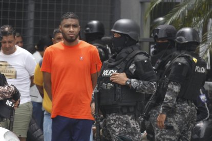Alias Negro Tulio (de camiseta color naranja) permanece preso, pero también es parte de los sospechosos.