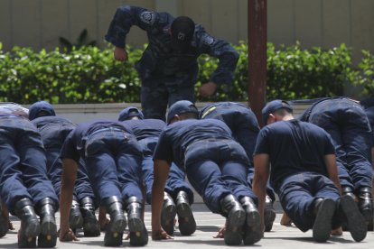 Mejorar los procesos de selección con más requisitos es otra sugerencia de los expertos.