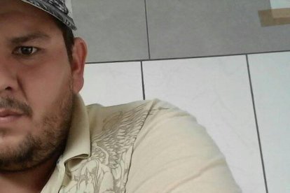 Rey Mendoza llevaba un tatuaje alusivo a Liga de Portoviejo en su brazo izquierdo.