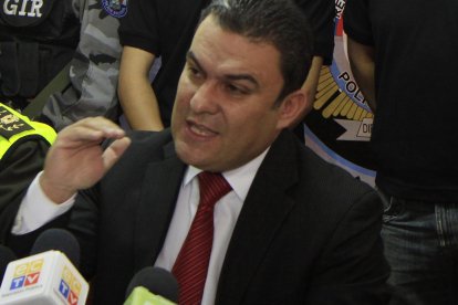 José Serrano acusó al primer mandatario de controlar y manipular a su antojo el CNE.