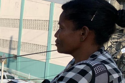 La madre de familia Lady Vera lamenta la fiesta que unos padres hicieron en un colegio.