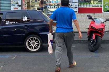 La joven llegó al sitio de alojamiento, ubicado cerca del Parque 12 de Noviembre.