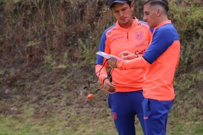 Sebastián Beccece (d) junto al profesor Miguel Bravo de la Sub-20 de la Tricolor