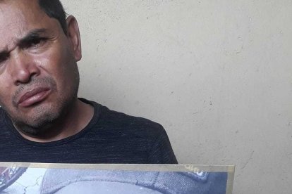 Arturo siente un poco de paz por la captura del sospechoso, pero quieren verlo tras las rejas.