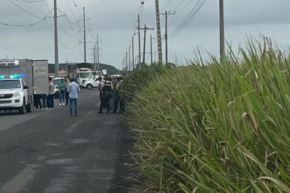 Junto a los tres cuerpos dejaron un panfleto el cual contendría el motivo del ataque.