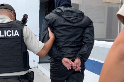 El agente detenido en Quito. La denuncia la procesó al AMT.