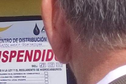 El Gobierno colocó sellos de suspensión en la gasolinera.