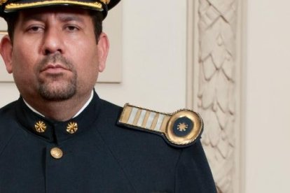 El mayor Reinaldo Carbo lleva más de 30 años al servicio del Benemérito Cuerpo de Bomberos de Guayaquil.