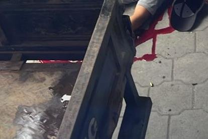 El cadáver del atacado en Balao quedó dentro de una tienda.