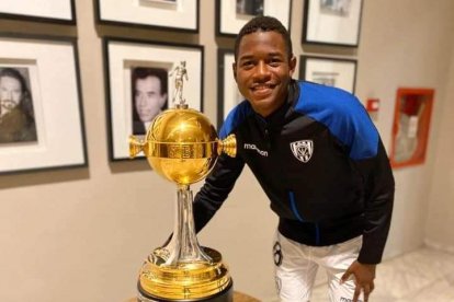 Robert Cabezas jugaba de lateral y fue campeón de la Copa Libertadores sub 20.