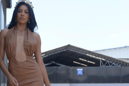 Jennifer Tutivén fue abanderada en su colegio.