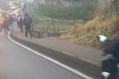 En el sector Mena del Hierro piden presencia de agentes de tránsito.