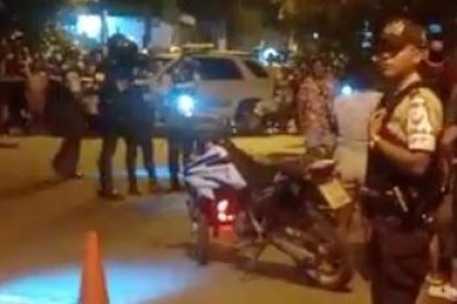 Policías cercaron la escena del barrio Miraflores para investigar.