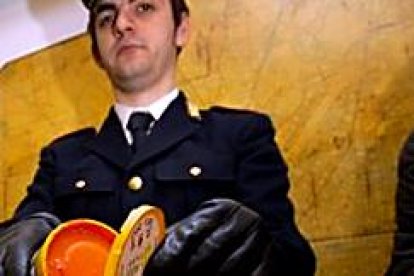 La cocaína estaba en jarros que iban supuestamente dirigidos a una obra teatral.