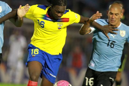 Felipe Caicedo marcó el gol del empate 1-1 ante Uruguay, en las eliminatorias 2014.