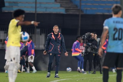 El entrenador de Ecuador Sebastián Beccacece en el estadio de Montevideo