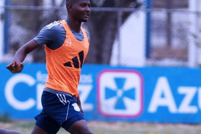 DIOGO BAGUI ENTRENAMIENTO DE EMELEC DEL 14 DE OCTUBRE DE 2024

AG-EXTRA AG-EXPRESO