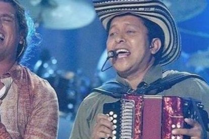 Egidio Cuadrado (der.) junto a Carlos Vives, en una foto del año 2000.