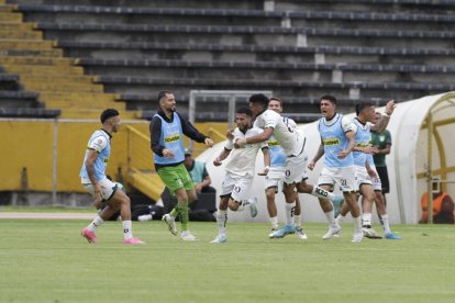 Robert Burbano hizo el gol de Orense a El Nacional en la fecha 11.
