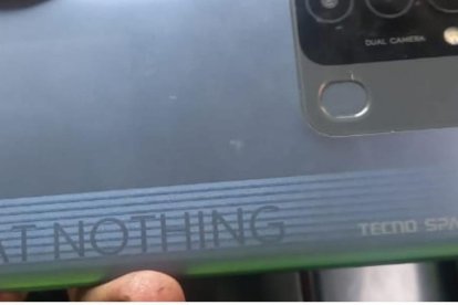 El celular de una de las víctimas fue entregado por un desconocido.