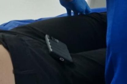 Valentina, de 19 años, sigue asilada en una casa de salud. Aún no asimila que está viva.