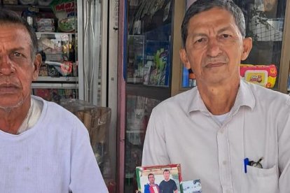 En el recinto San José, el primer DT de Alan, José Pepe Sánchez    (izq) y Santiago Medrano, hablan del crack del Mineiro.