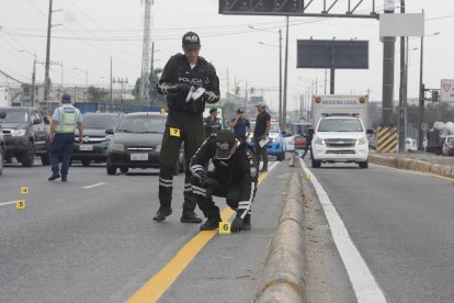 Agentes policiales aún investigan el caso.