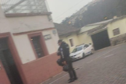 Los agentes llegaron al punto donde estaban los restos con la declaración del tipo.
