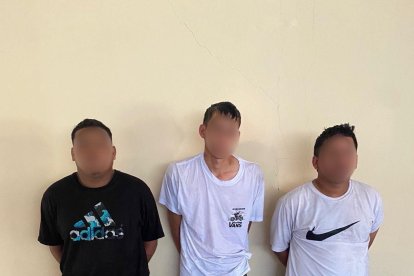 Tres de las víctimas fueron rescatadas del automotor que fue abandonado por los maleantes