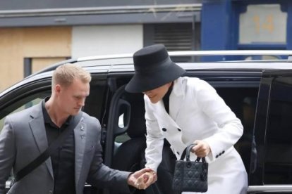 Él guardaespaldas ha generado suspiros en redes sociales.