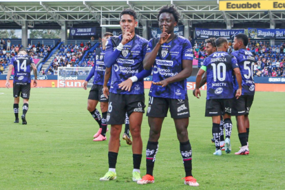 Kendry Páez y Yaimar Medina en una de las celebraciones de gol con Independiente del Valle