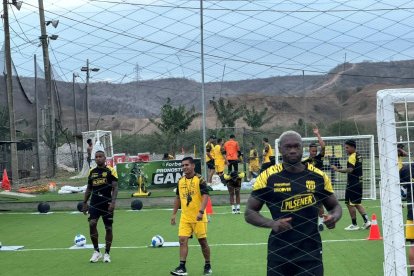 Este lunes 13 de enero, Felipe Caicedo tuvo su primer entrenamiento con Barcelona.