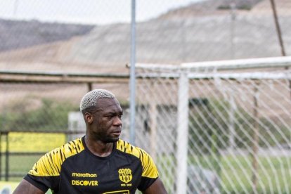 Felipe Caicedo llega devaluado a Barcelona, luego de 2 años sin jugar profesionalmente