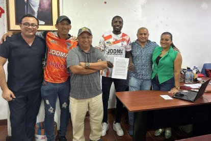 Geovanny Nazareno firmó con el club Exapromo Costa.