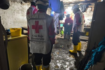 Varios domicilios terminaron inundados y las personas que los habitaban tuvieron que evacuar.