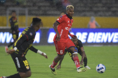 El jugador Marcos Olmedo, jugador de El Nacional, que dio positivo.