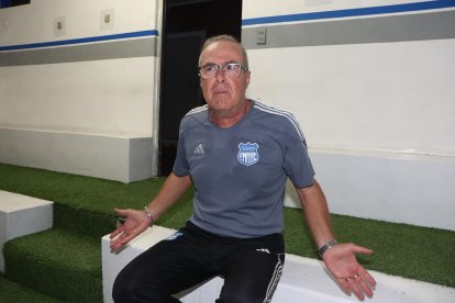 El profesor argentino Jorge Célico dirige a Emelec en la temporada 2025