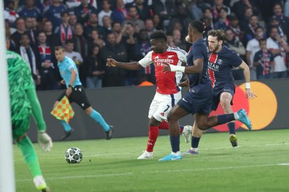 William Pacho es una de las estrellas de PSG.