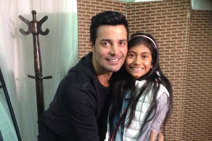 La hija de Gisella creció entre artistas. Aquí con Chayanne.
