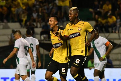 Barcelona jugó un amistoso ante Liga de Portoviejo en el estadio Reales Tamarindos. Ahí esstuvo Pablo Calle (i)