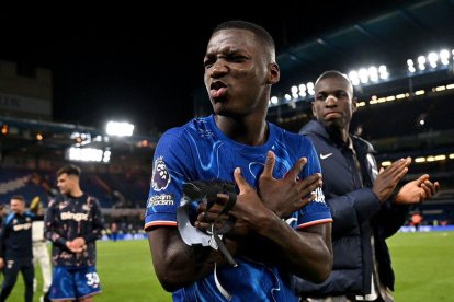 Moisés Caicedo destaca semana a semana con el Chelsea inglés.