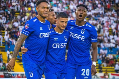 Ismael Díaz (i) es el goleador de la Copa Sudamericana con la camiseta de Univesidad Católica