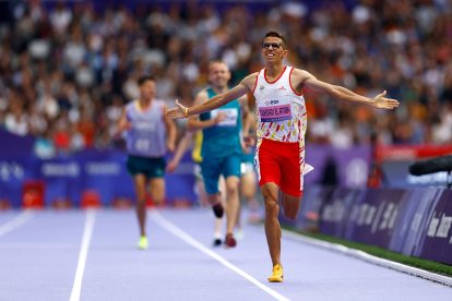 Ouhdadi había ganado la categoría de 5.000 metros T13, una prueba para corredores con discapacidad visual. La sanción del IPC se extenderá durante tres años.