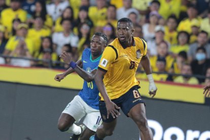 William Pacho mostró seguridad y jerarquí en la zaga tricolor.