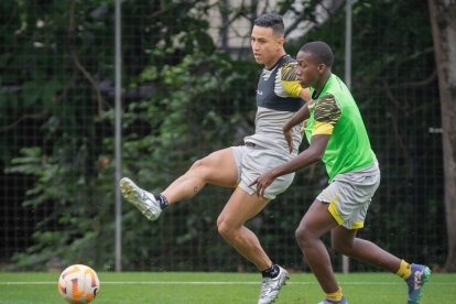 Miguel Parrales, la nueva adquisición del Ídolo, ya se entrenó con el equipo.