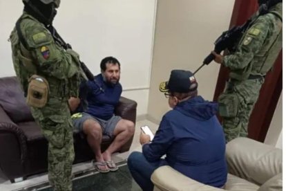 Alías Fito y el Ministro del interior, luego de la captura.